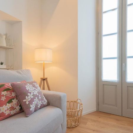 Independence Apartment With Balcony By Rent All Como Zewnętrze zdjęcie
