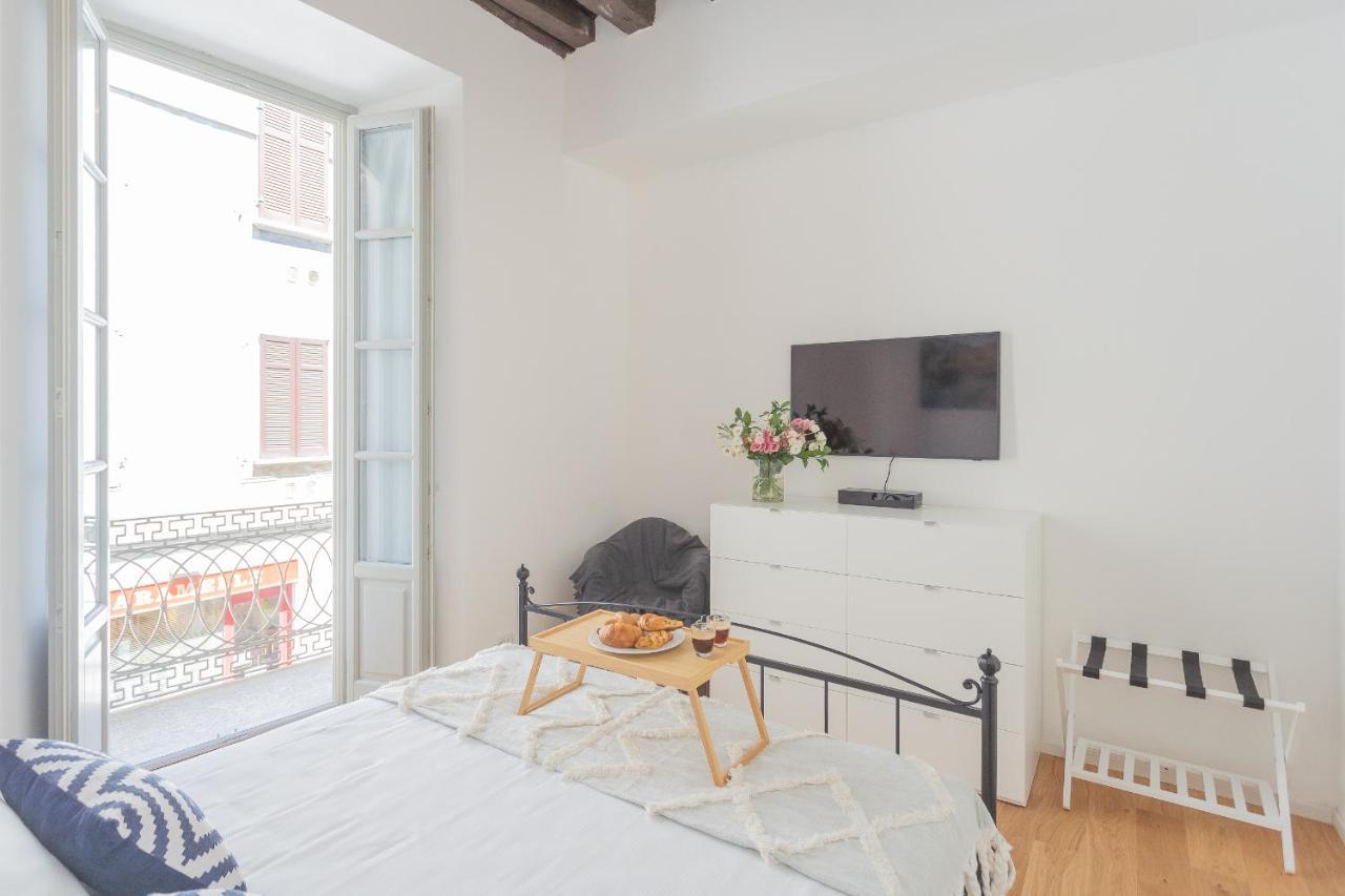 Independence Apartment With Balcony By Rent All Como Zewnętrze zdjęcie