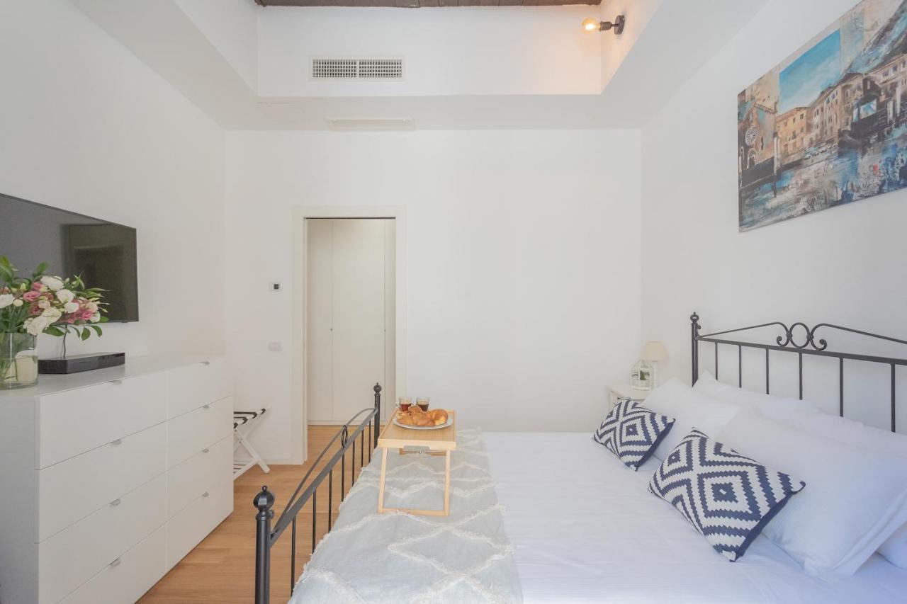 Independence Apartment With Balcony By Rent All Como Zewnętrze zdjęcie